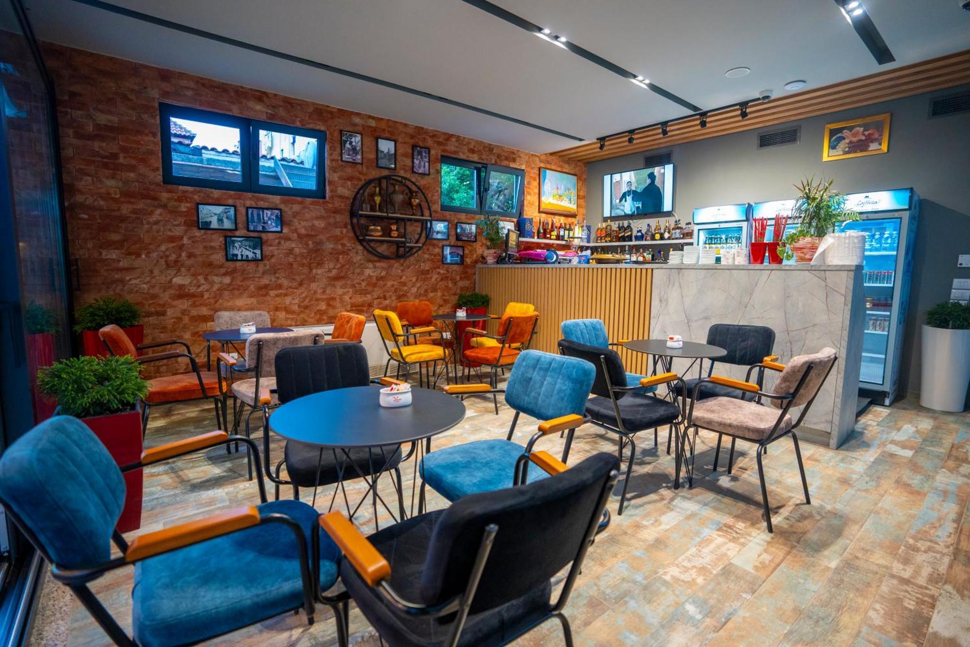 F&M Hotel 2 Тирана Экстерьер фото