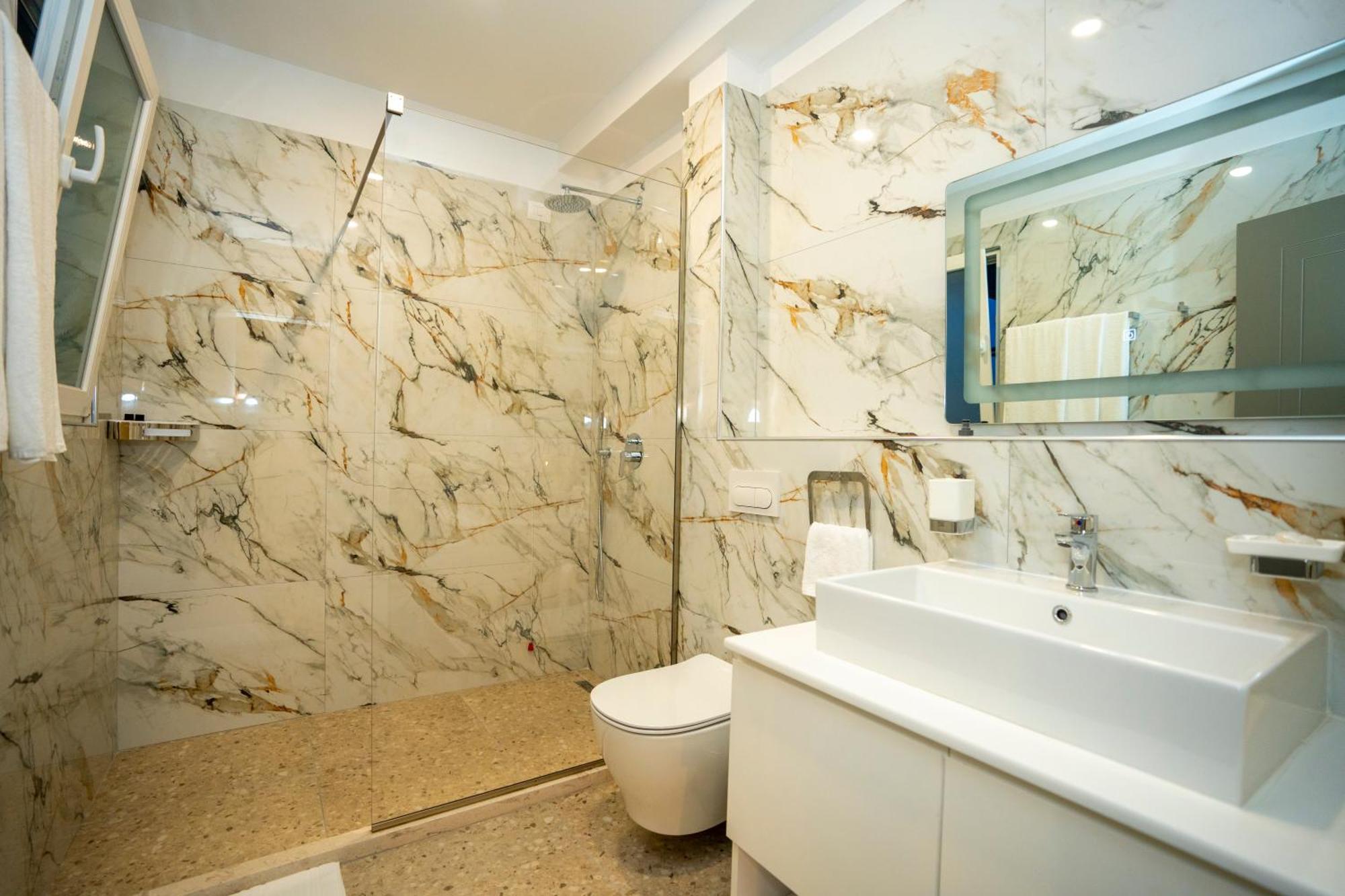 F&M Hotel 2 Тирана Экстерьер фото